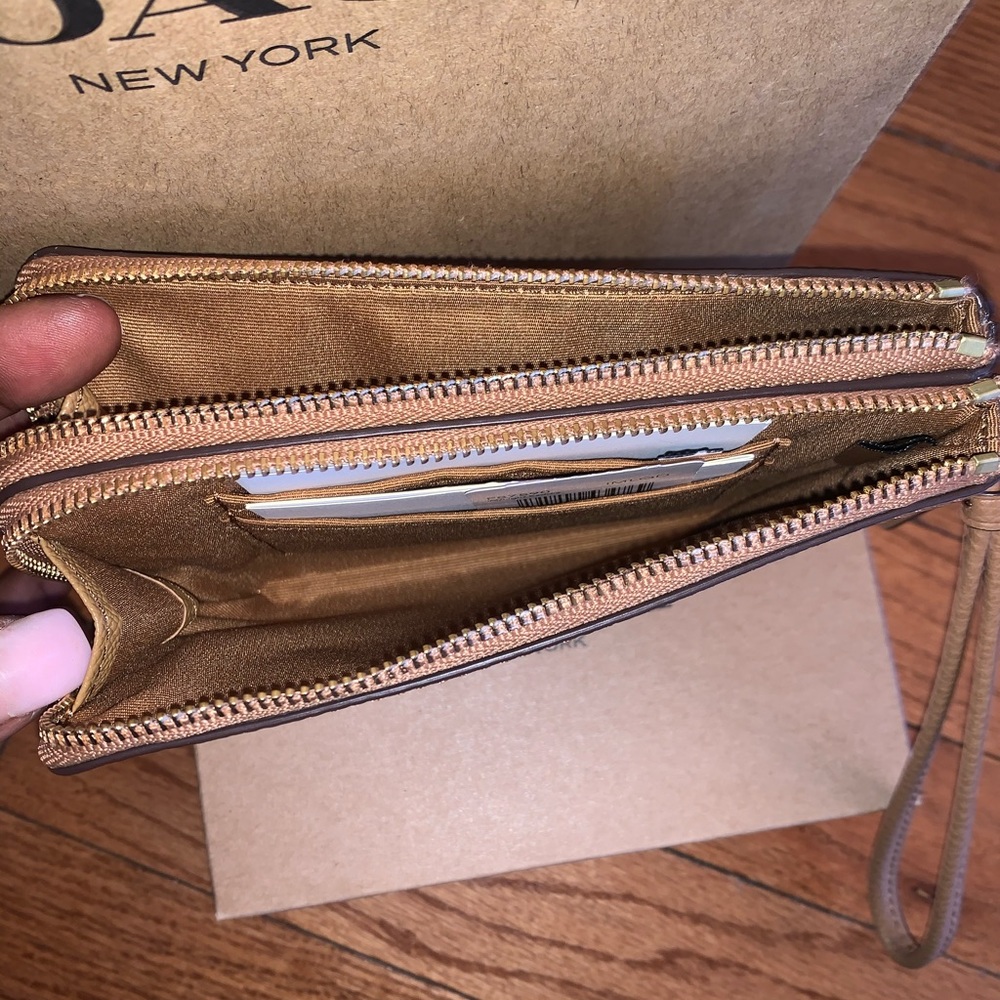 NEW Coach Double Corner Zip Wristlet - Picture 6 of 8